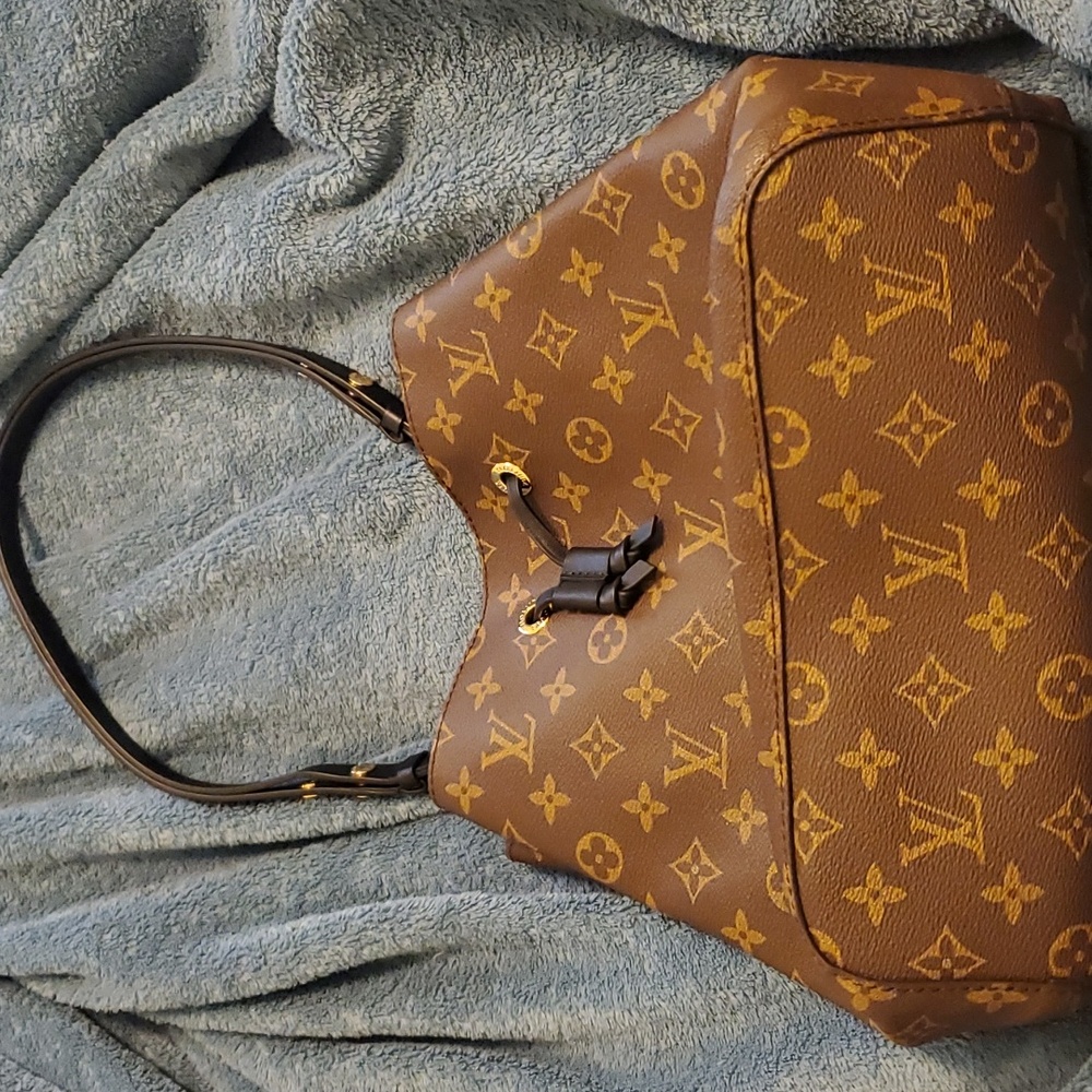 louis vuitton neonoe bag